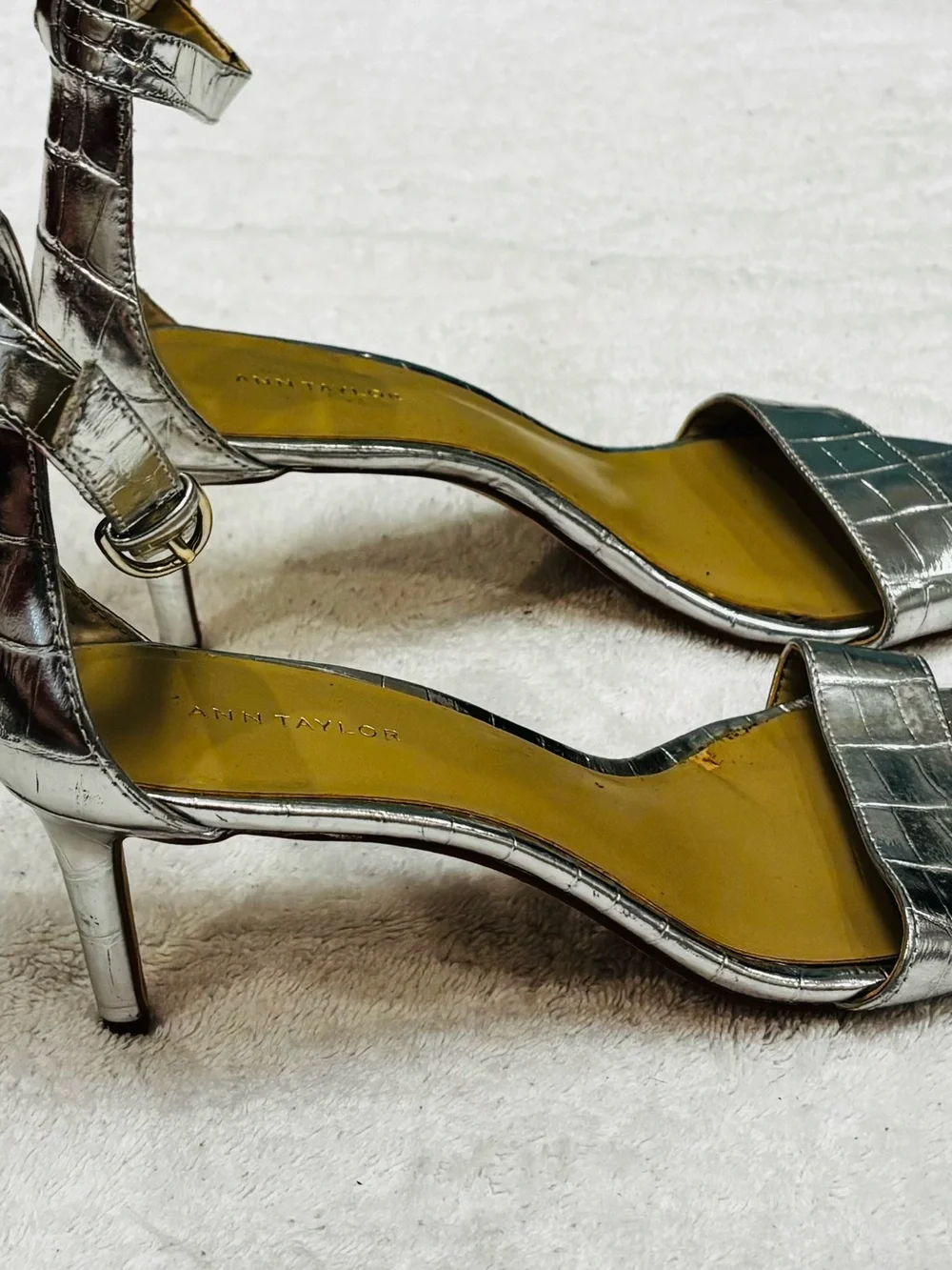 Ann Taylor sleek ankle